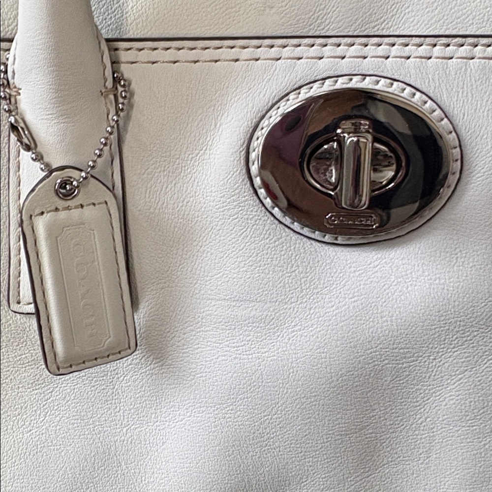 Coach F13675 Hampton Madeleine satchel/carryall smooth thick leather
White EUC - Picture 4 of 17